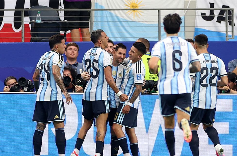 Con Messi es más fácil: doblete y Argentina ya está en 16avos | La Hora de  King Kong